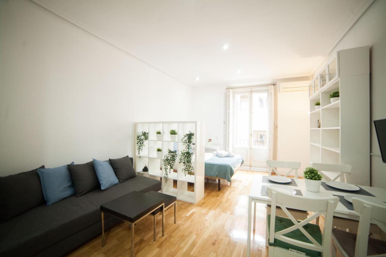 Apartments Madrid Principe 2 Bagian luar foto