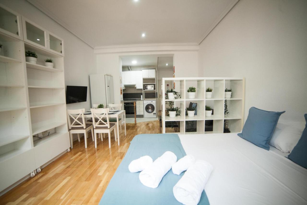 Apartments Madrid Principe 2 Bagian luar foto