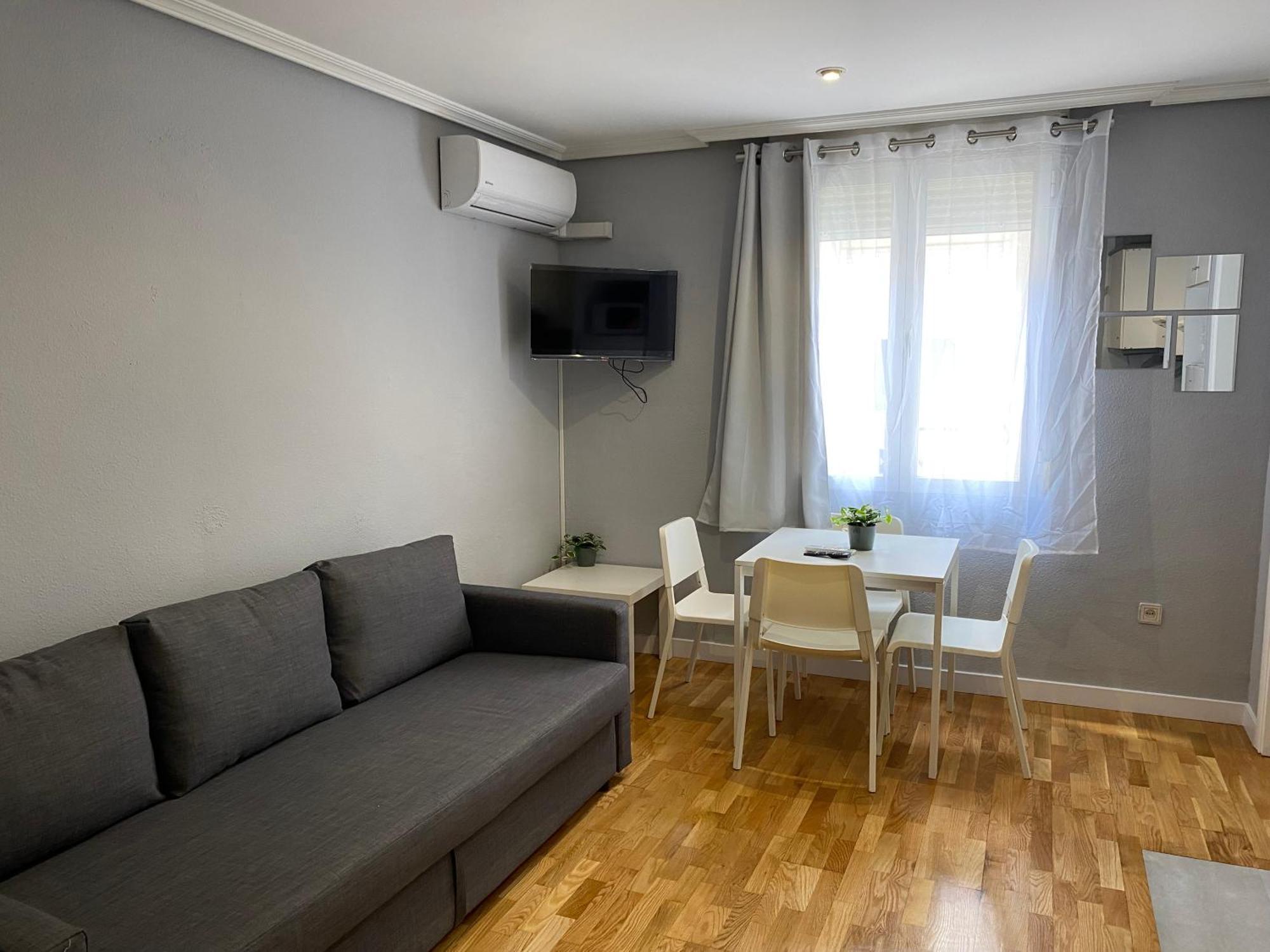 Apartments Madrid Principe 2 Bagian luar foto